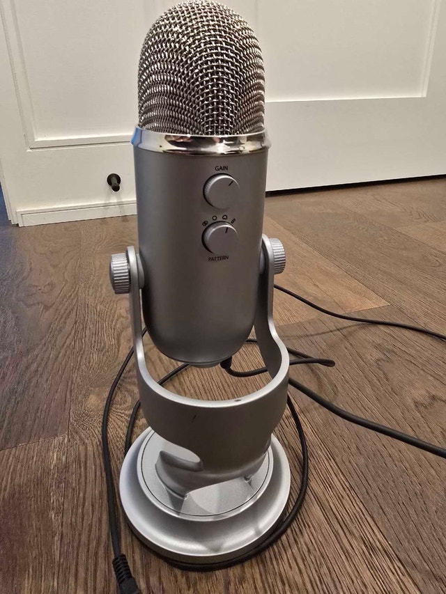 Blue Yeti USB Microphone for Podcast, Streaming, Calls - photo 2