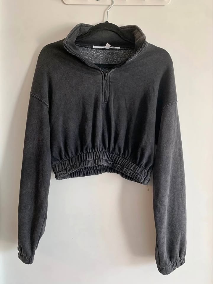 Cropped Sweater - XS