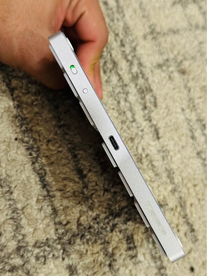 Slim Numeric Keypad Keyboard (Silver/White) - photo 2