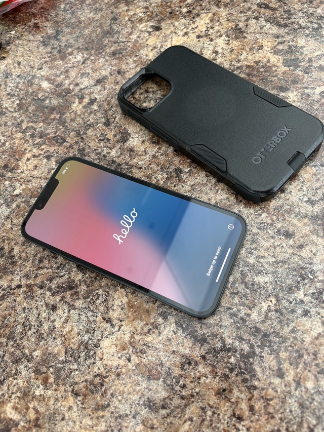 iPhone 14 - Black - 128 GB - Excellent Condition - Free Otterbox - photo 2