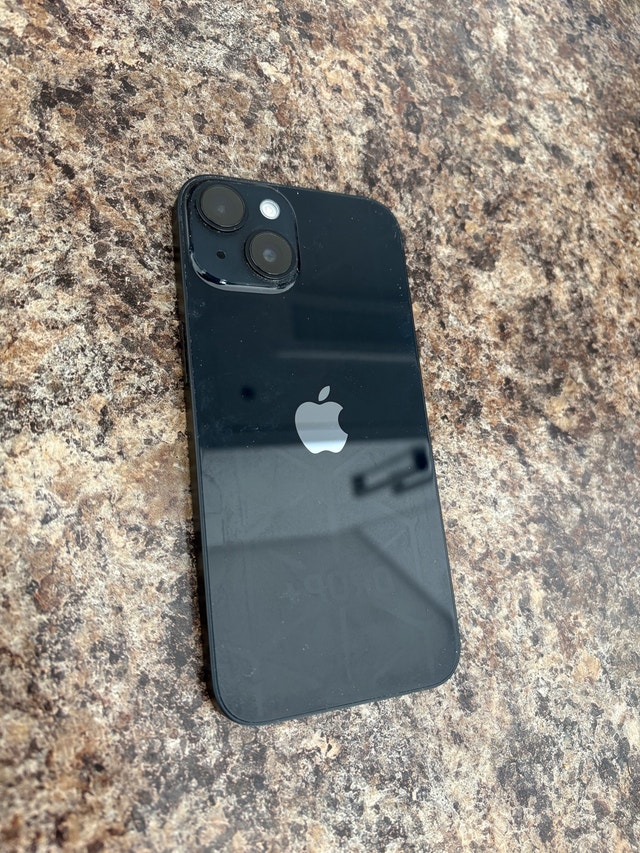 iPhone 14 - Black - 128 GB - Excellent Condition - Free Otterbox - photo 3