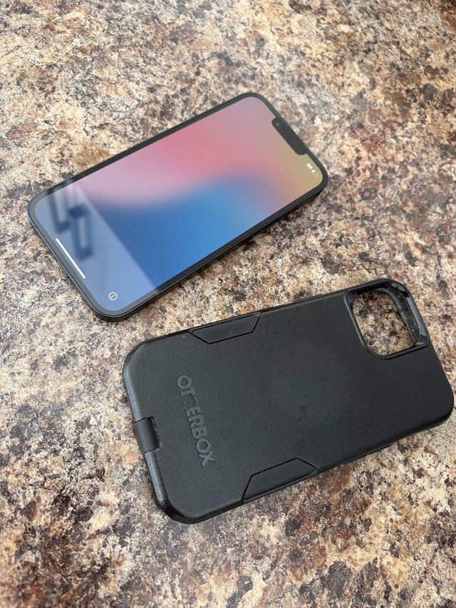 iPhone 14 - Black - 128 GB - Excellent Condition - Free Otterbox - photo 5