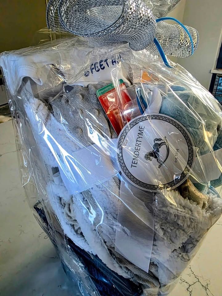 Baby Gift Basket – Brand New / Still Wrapped - photo 2