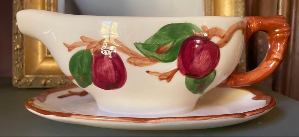 Vintage Franciscan Apple Gravy Boat w/ Plate - Never Used! - photo 2