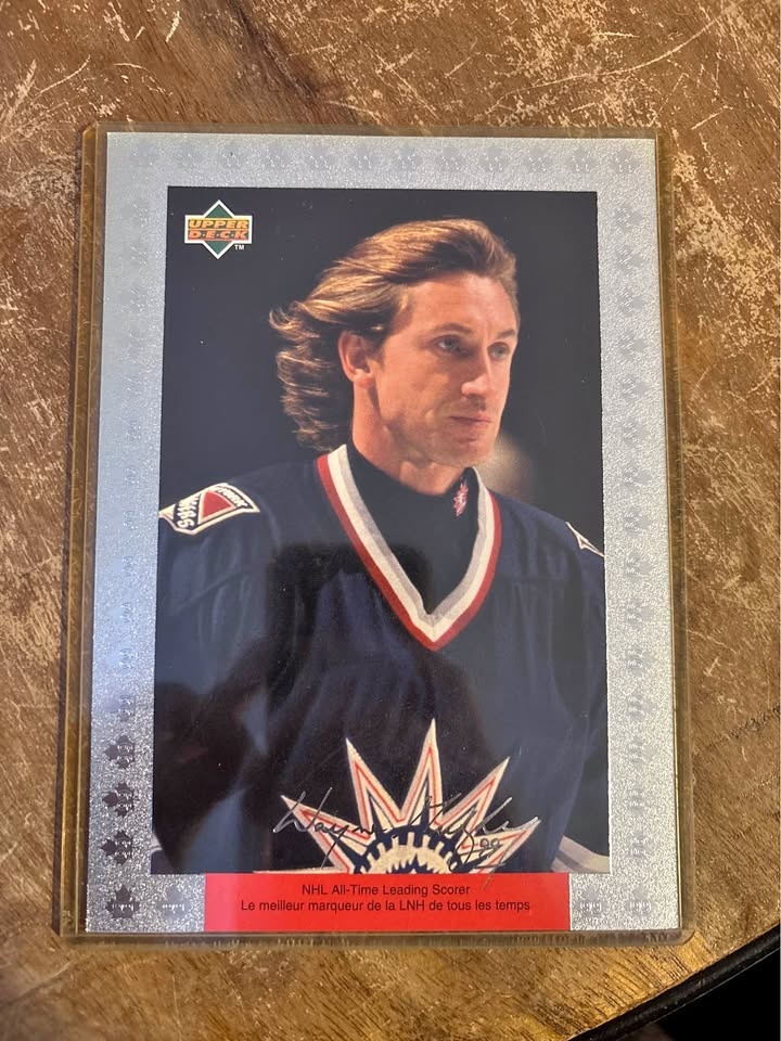 Wayne Gretzky Upper Deck Commemorative Card (1997)