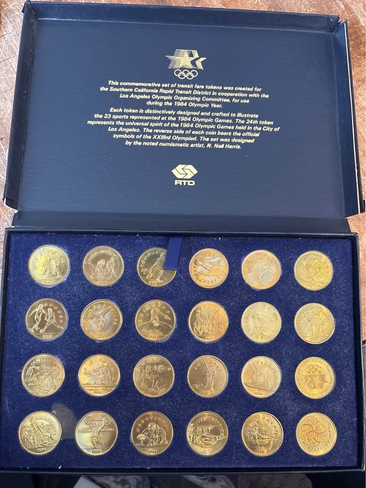 1984 LA Olympics Transit Token Set w/ Case - photo 2