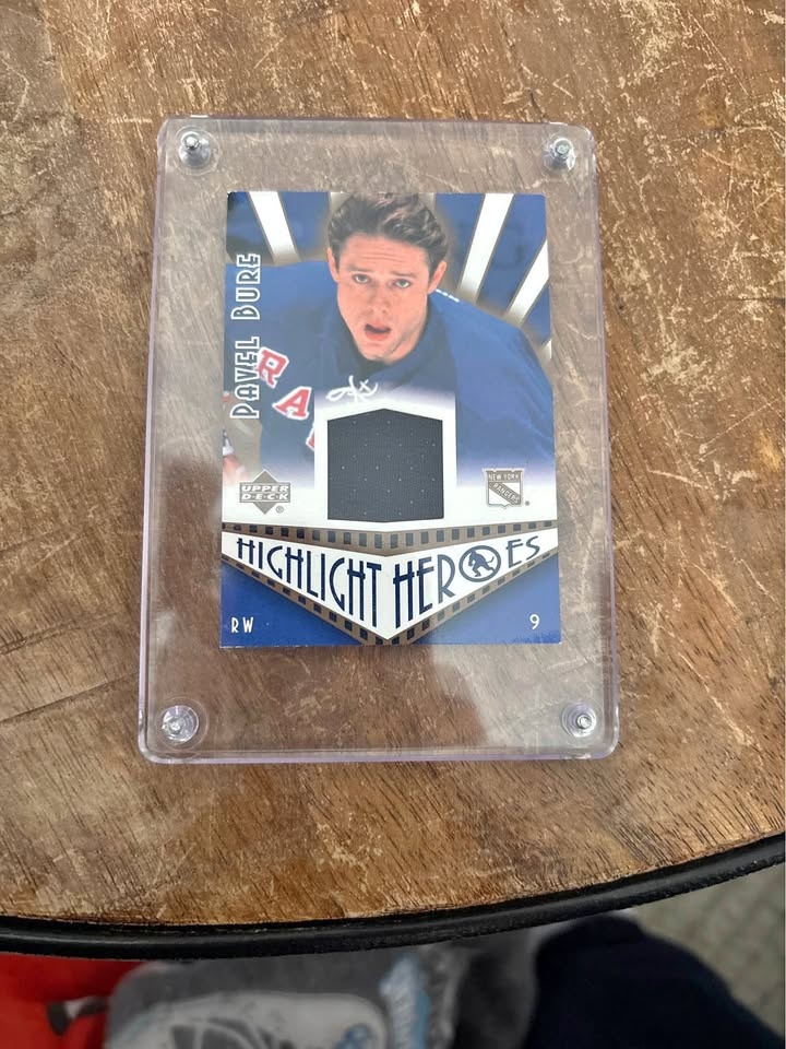 Pavel Bure Game-Used Jersey Card – Upper Deck Highlight Heroes