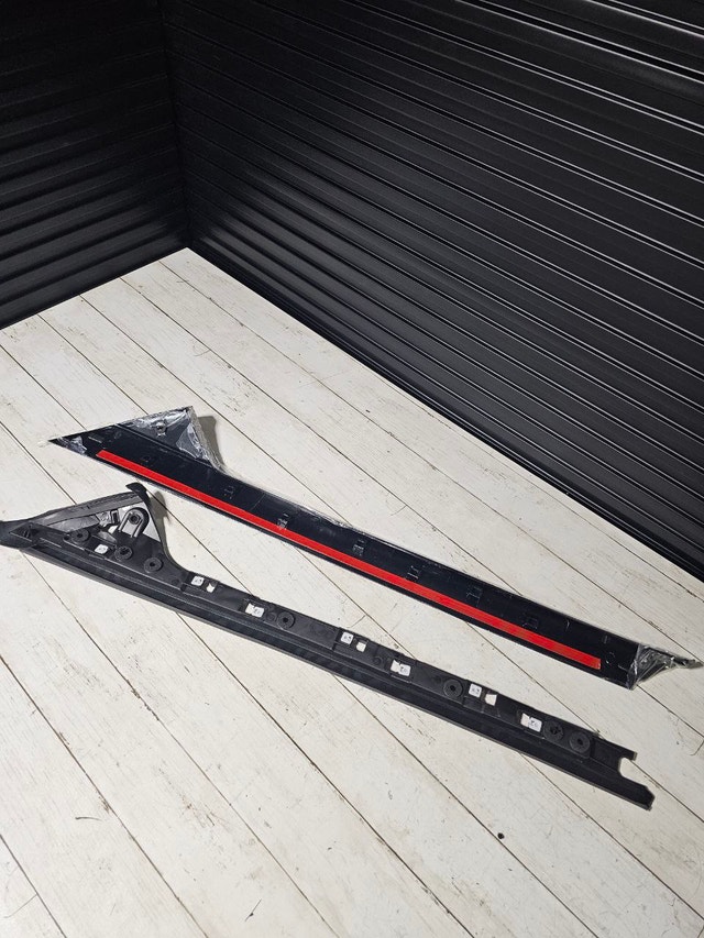 2011-2013 Ford Explorer A-Pillar Molding (Left Side)