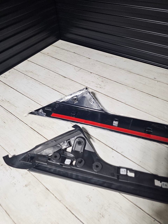 2011-2013 Ford Explorer A-Pillar Molding (Left Side) - photo 4