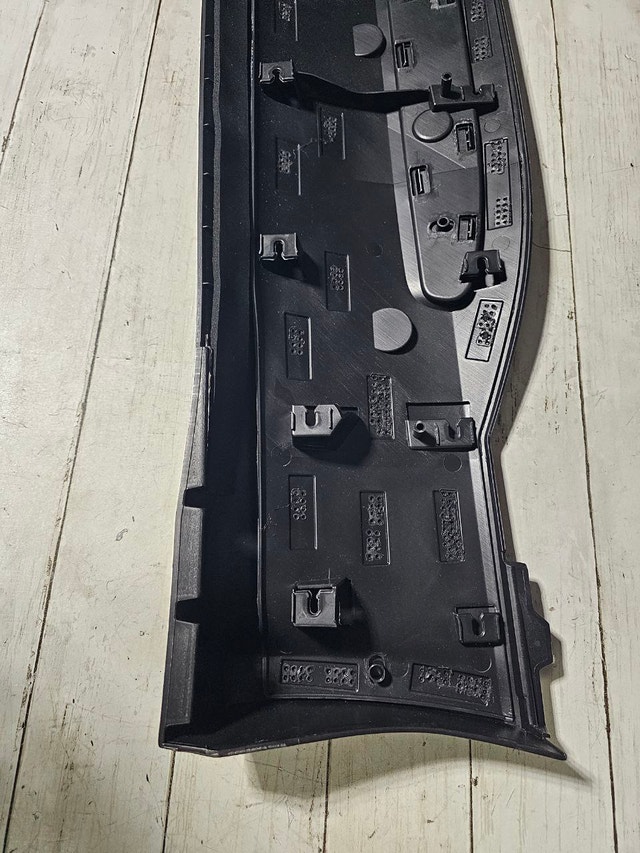 Rear Right Door Lower Molding Trim - Ford Explorer - photo 3