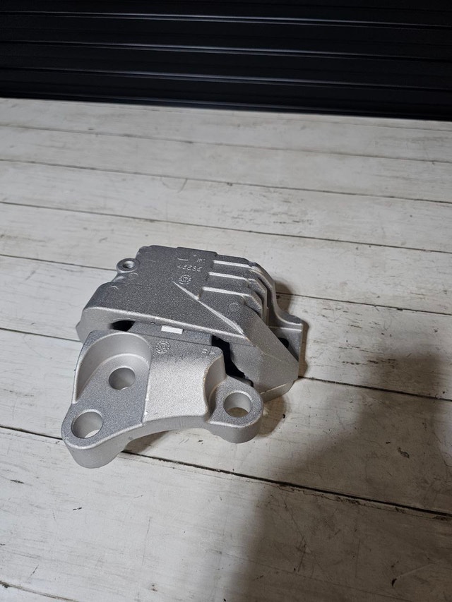 Engine Motor Transmission Mount for Jeep Renegade (2015-18) - photo 3
