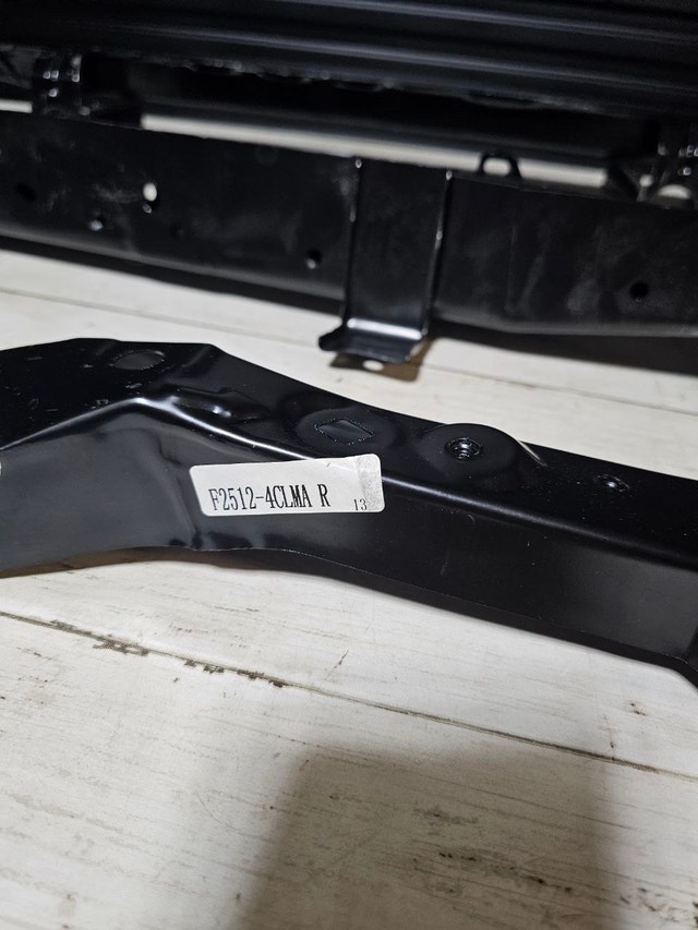 Front Radiator Core Support Bracket Center Nissan Rogue 2014-202 - photo 5