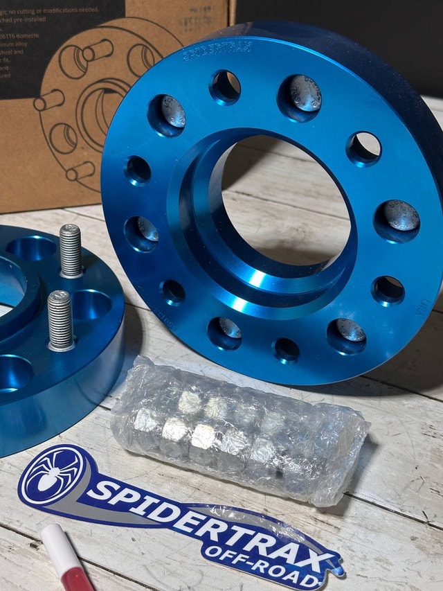 Spidertrax Wheel Spacers - 2pcs Blue 6x5.5 1.25" Ford Bronco/Ran