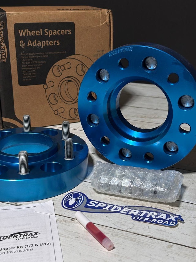 Spidertrax Wheel Spacers - 2pcs Blue 6x5.5 1.25" Ford Bronco/Ran - photo 2