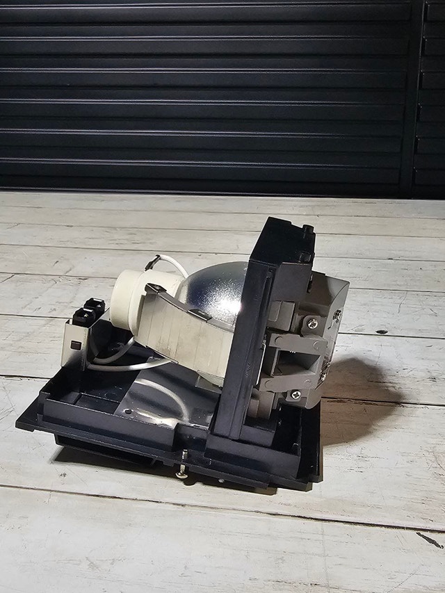 Replacement Bulb for SP-LAM-056 Projectors - photo 3