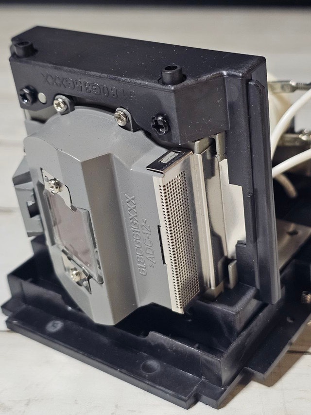 Replacement Bulb for SP-LAM-056 Projectors - photo 5