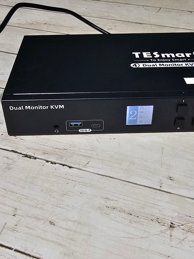TESmart 4K@60Hz DisplayPort KVM Switch - 4 Computers, 2 Monitors - photo 4