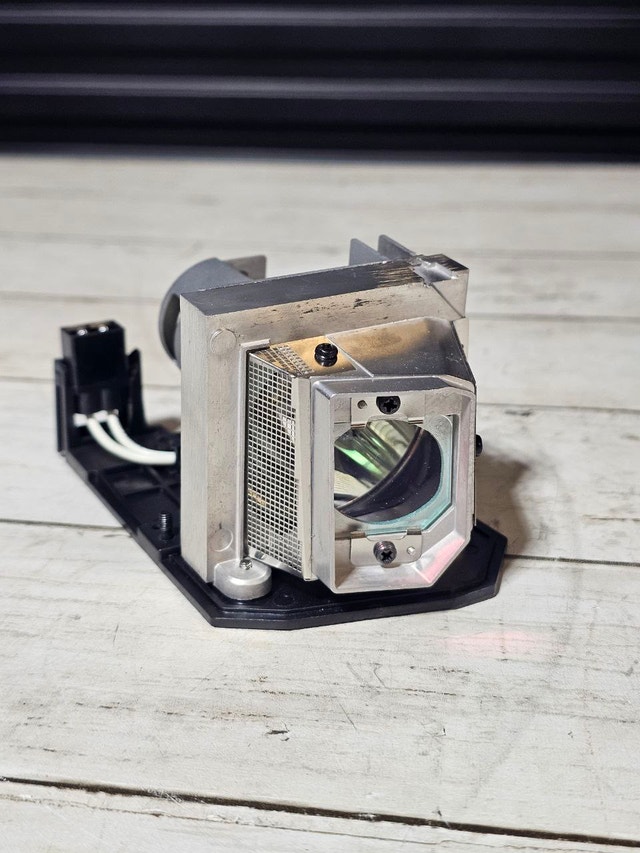 Sanyo Projector Lamp & Housing (POA-LMP138)