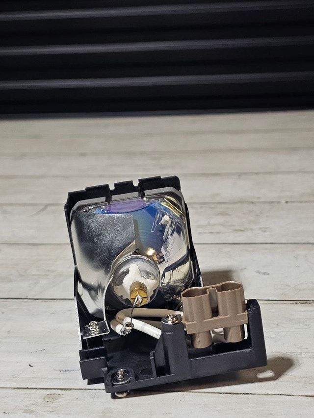 TLPLV3 Projector Lamp with Housing Compatible with Toshiba - photo 3