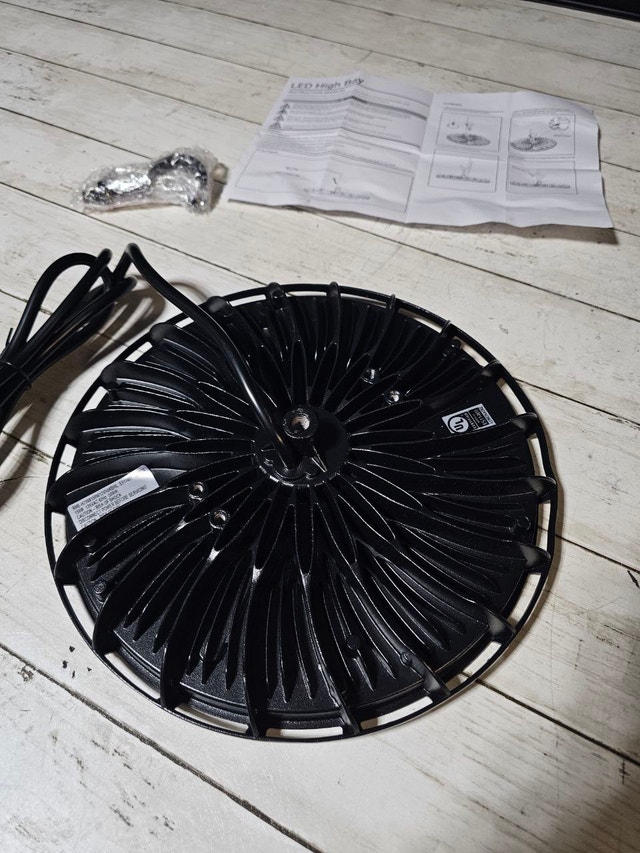 1 PACK - UFO LED High Bay Light 150W - photo 2