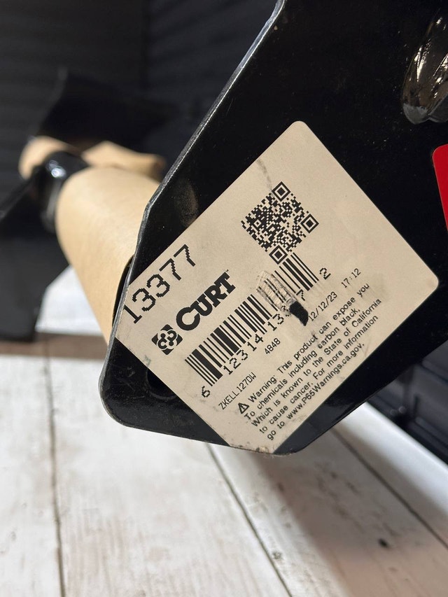 CURT Manufacturing 13377 Trailer Hitch for Nissan Qashqai - photo 3