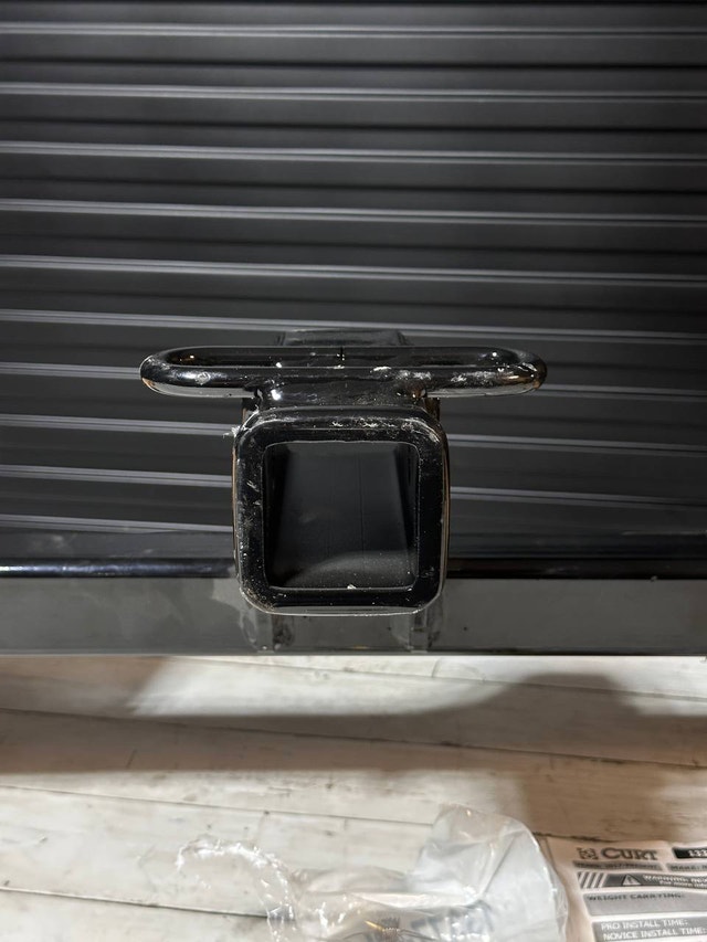 CURT Manufacturing 13377 Trailer Hitch for Nissan Qashqai - photo 4