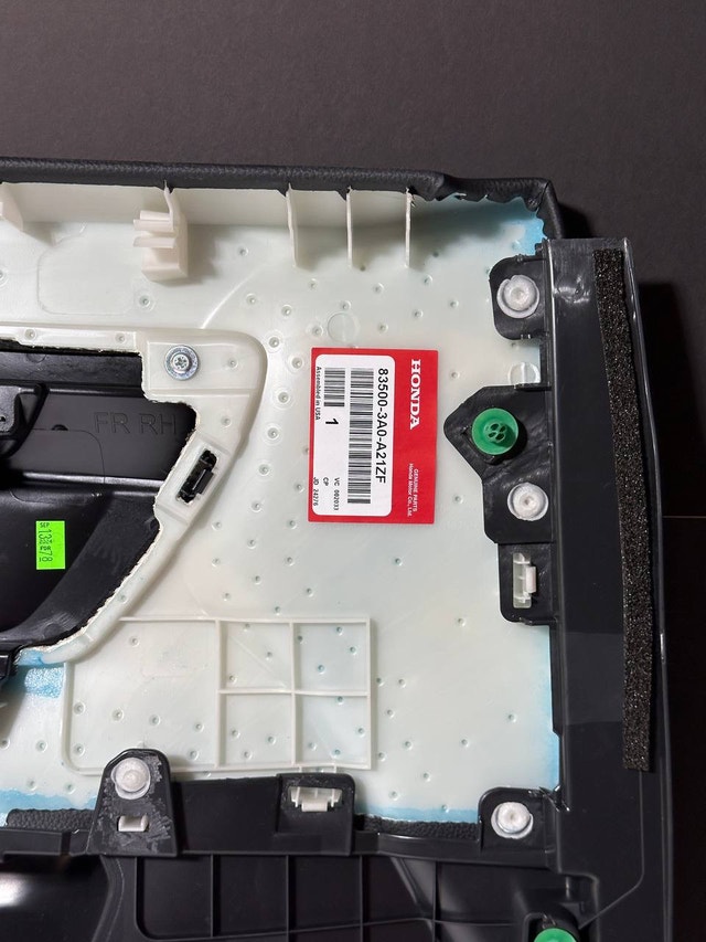 Honda CR-V Door Trim Panel (2023-2025) - photo 4