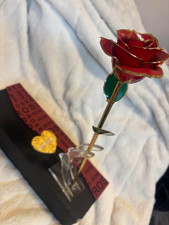 Gold plated rose with stand + box - photo 4