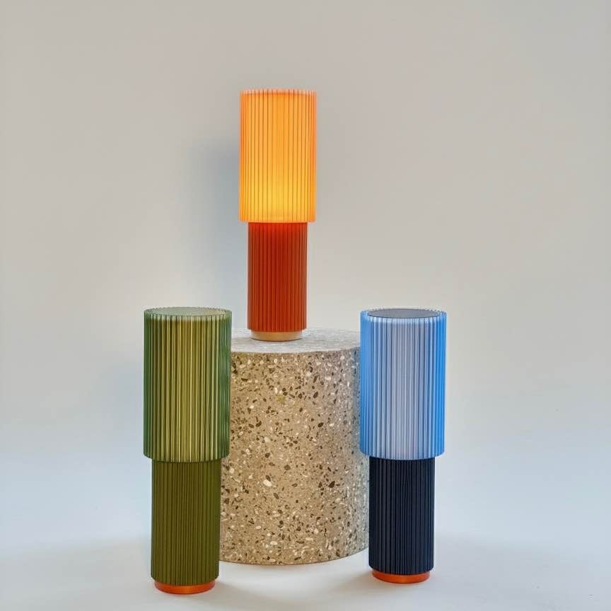 Modern Cozy Table Lamp / Desk Lamp – Corded, LED Bulb Incl. - photo 5
