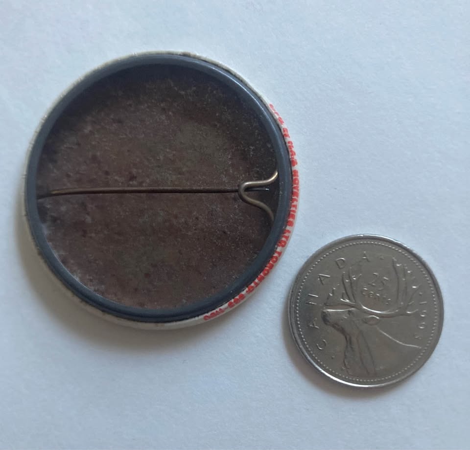 VINTAGE 1980s “I Shop Canadian” Pinback Button - photo 2