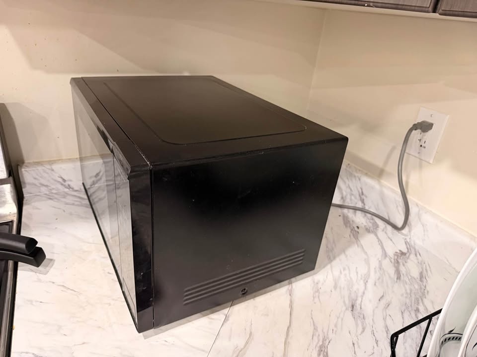 Panasonic NN-SG626B Countertop Microwave - photo 4