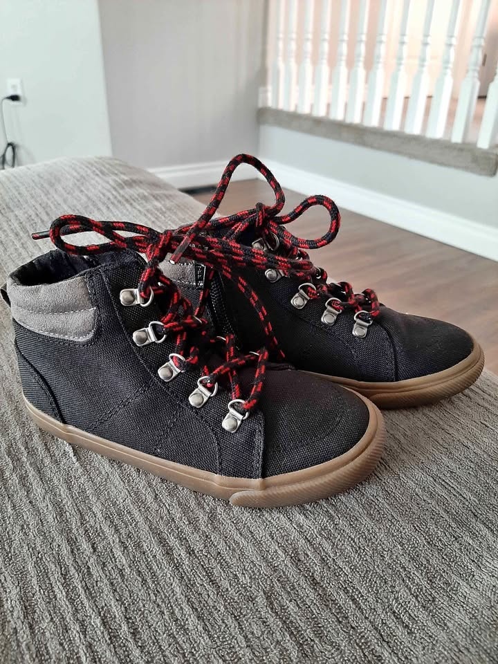 EEUC Toddler Boys Shoes Size 9
