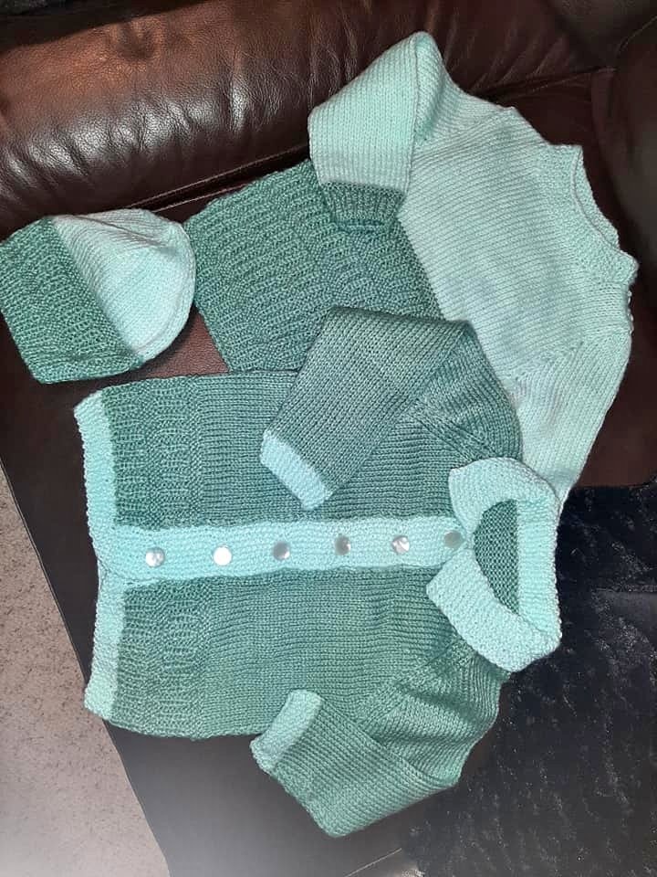 NEW Knitted sweaters x2