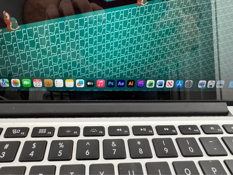 MacBook Pro 13” (2015, A1502) - 2.7GHz i5 / 256GB SSD / New Batt - photo 2