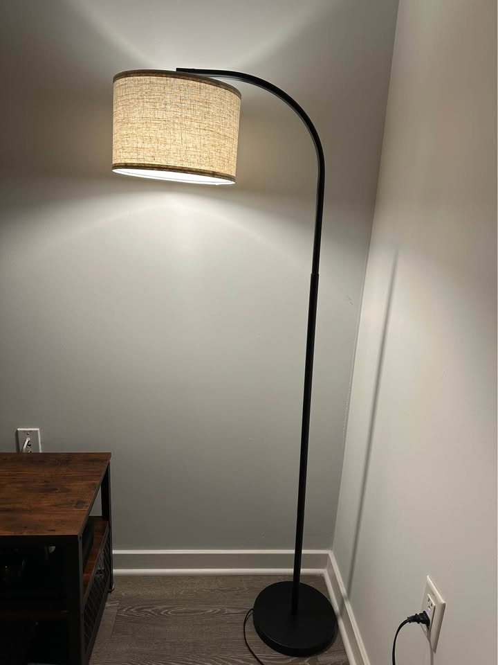 Modern Arched Floor Lamp – Excellent Condition – $40 - photo 2