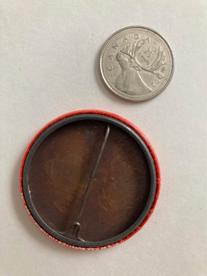 VINTAGE 1980s “Shop Canadian” Pinback Button - photo 2
