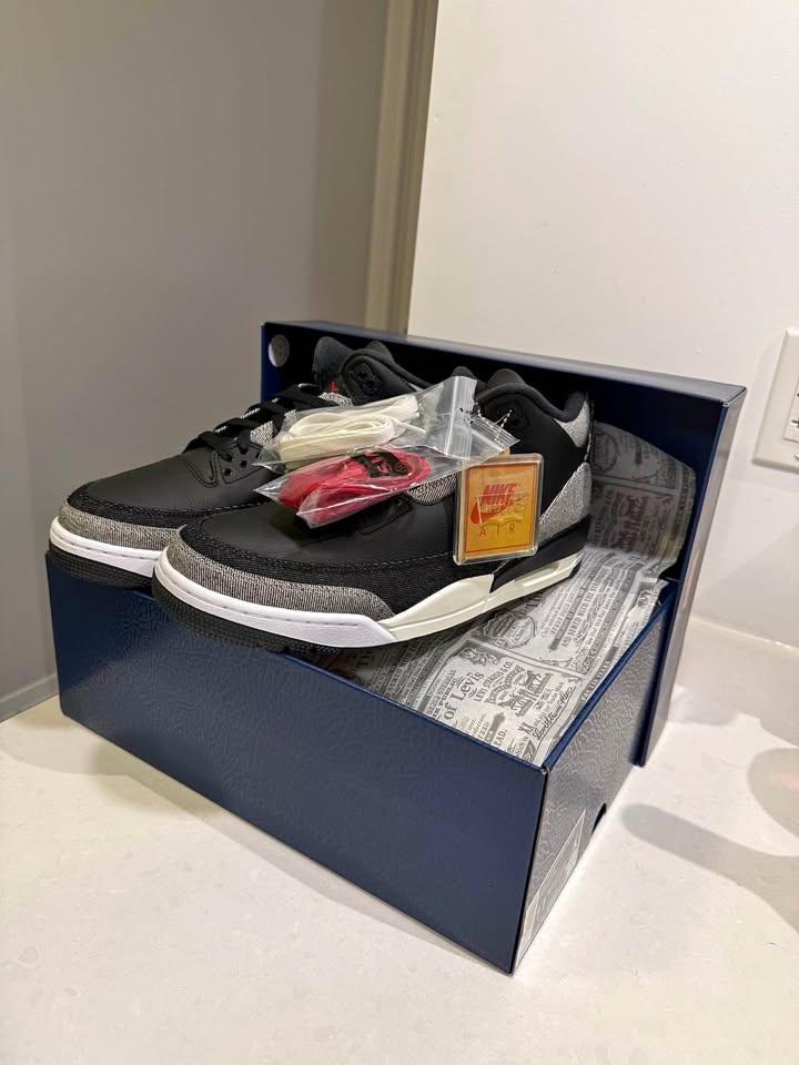 Nike Jordan 3 x Levi’s Black / Gym red