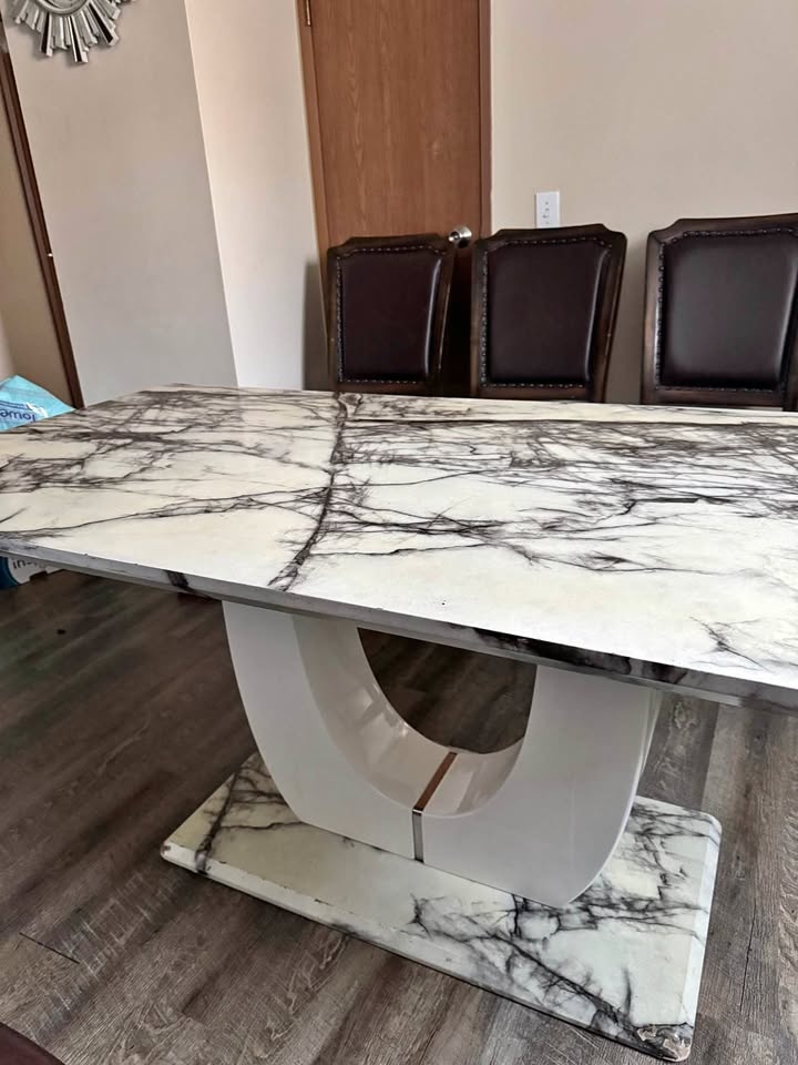 Modern Marble Dining Table w/ Sculptural Base - Excellent