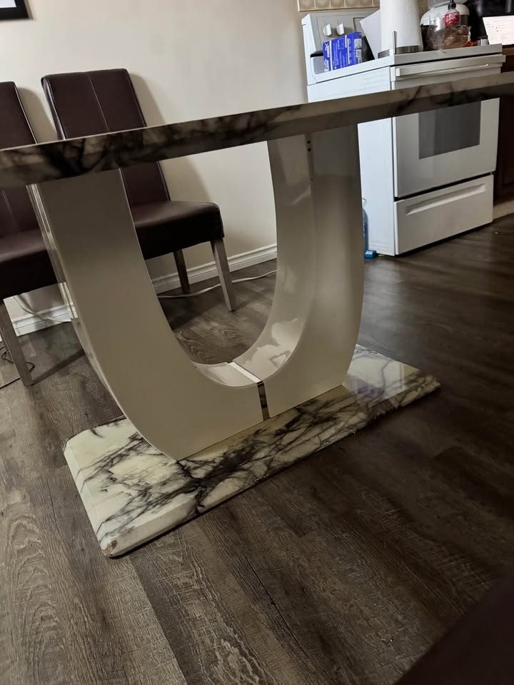 Modern Marble Dining Table w/ Sculptural Base - Excellent - photo 2