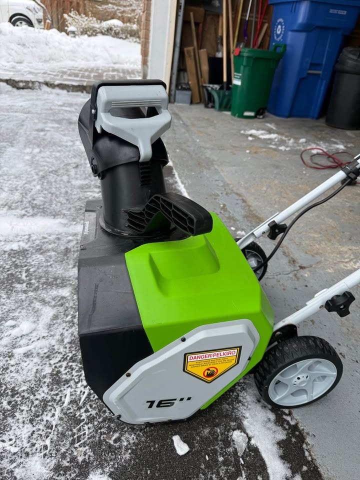 Greenwork 10 Amp Corded Snow Trowel - photo 3