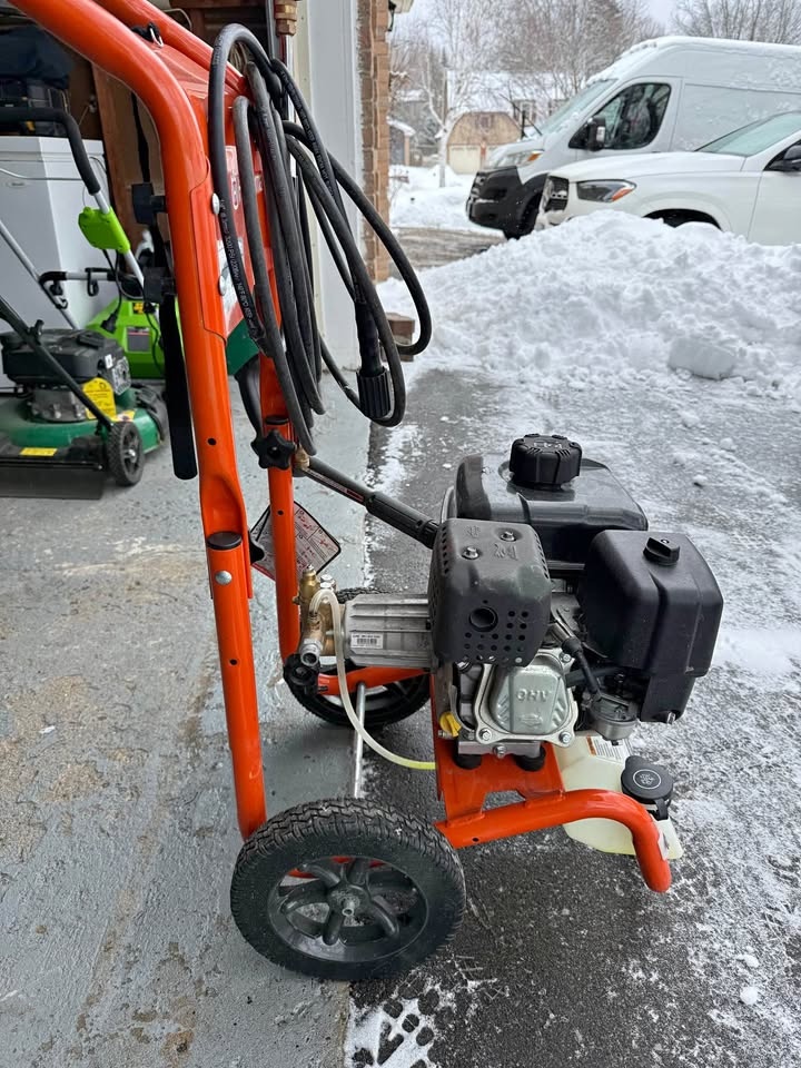 Husqvarna Pressure Washer 3200 PSI Gas Powered