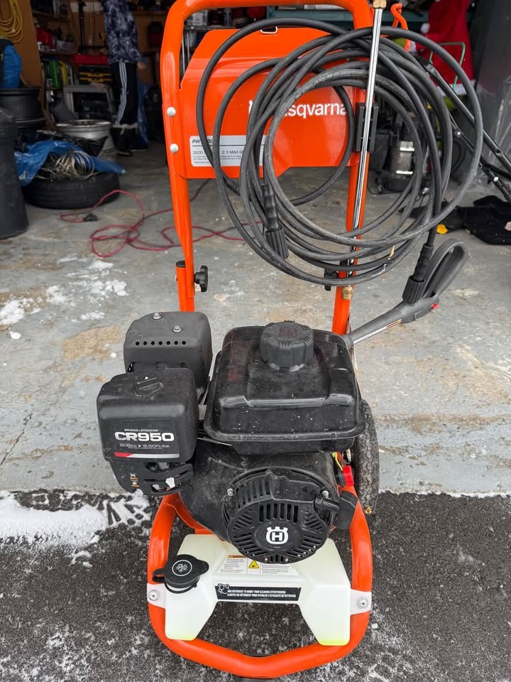Husqvarna Pressure Washer 3200 PSI Gas Powered - photo 2