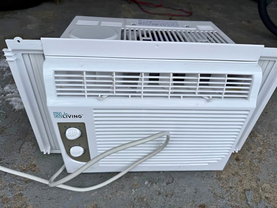 Window Air Conditioner 5000-BTU