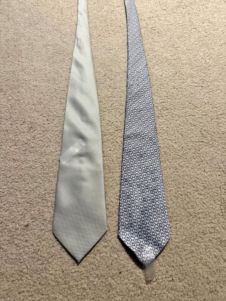 2 Men's Ties, Like New