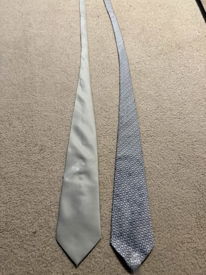 2 Men's Ties, Like New - photo 2