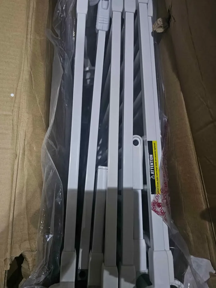 2 IN 1 Play Pen and/or Safety Gate image indicator(5)