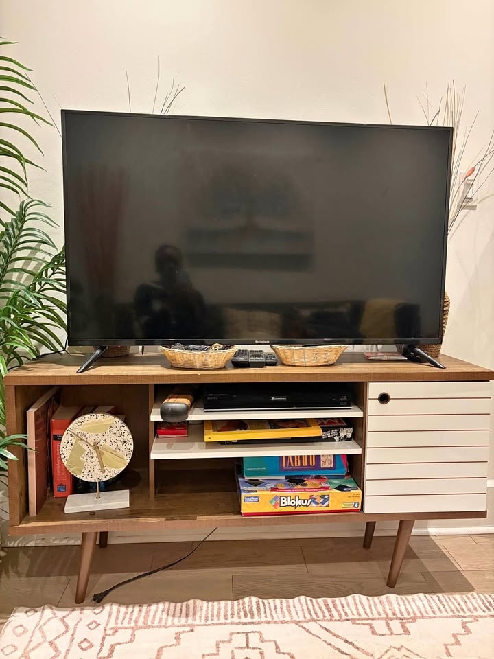 Manhattan Comfort Liberty Mid Century Modern TV Stand