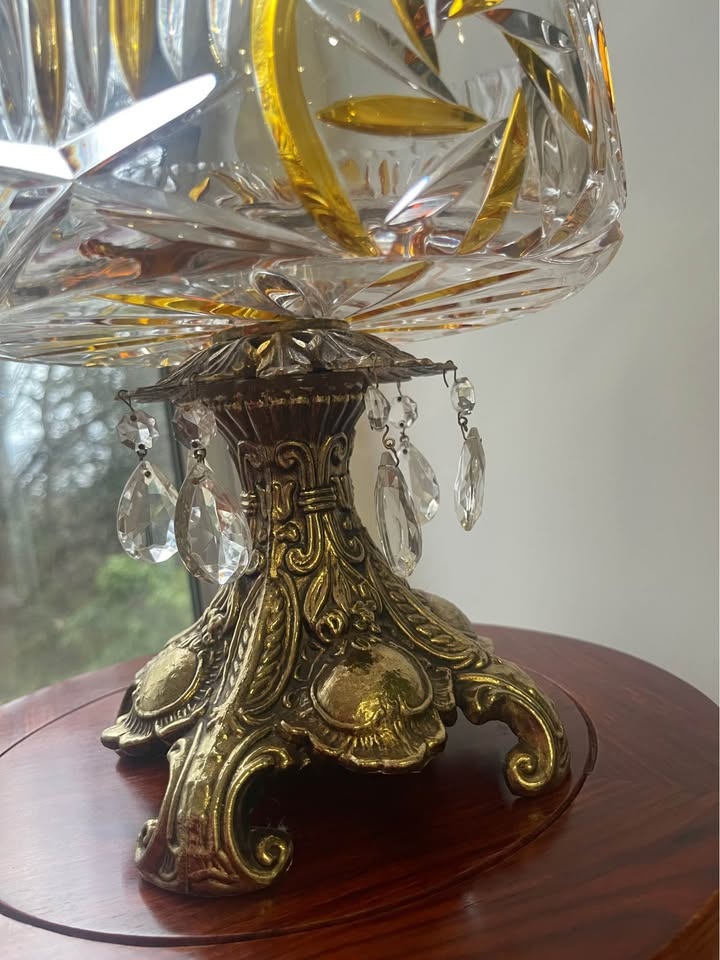 Rare found: Large Crystal Bowl with Gold Accents Ornate Base - photo 4