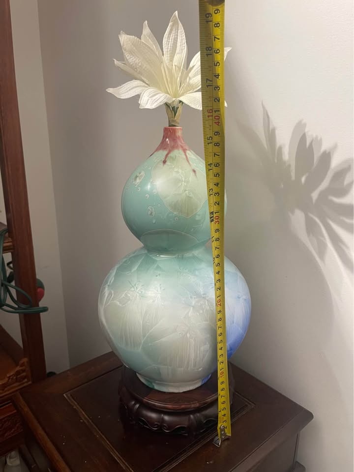 Unique Crystalline Glaze Gourd Vase w/ Flower - photo 3