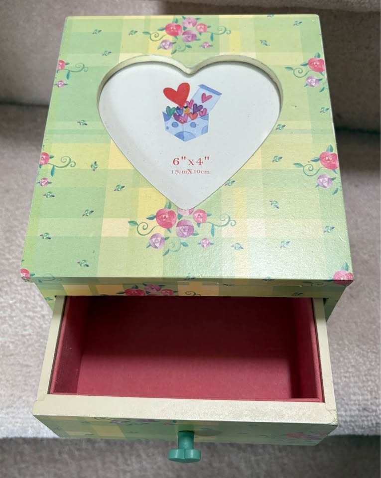 New Green Plaid Floral Jewelry Box with Photo Frame & Drawers - photo 3